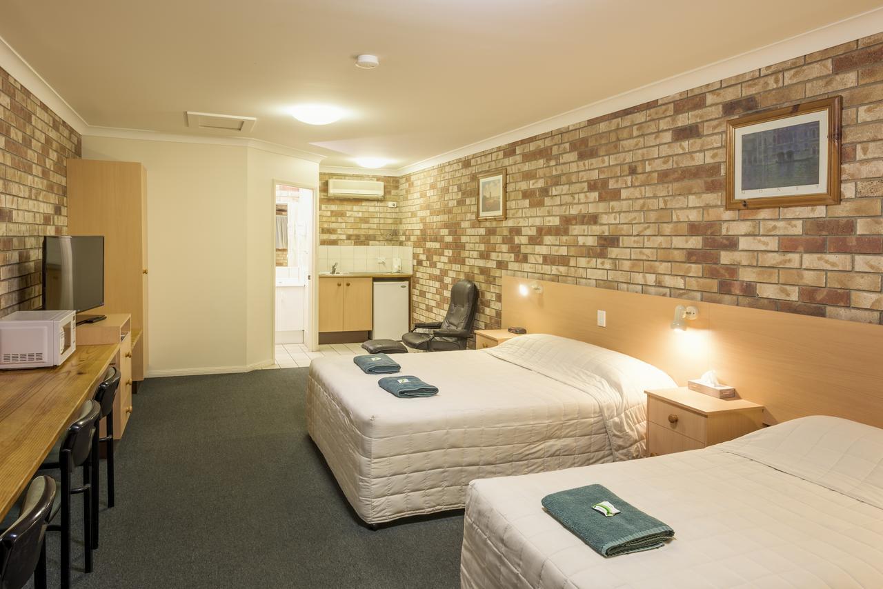 D'Aguilar Hotel Motel Dış mekan fotoğraf